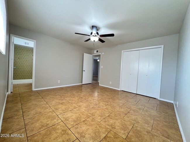 Building Photo - 551 W Gail Dr