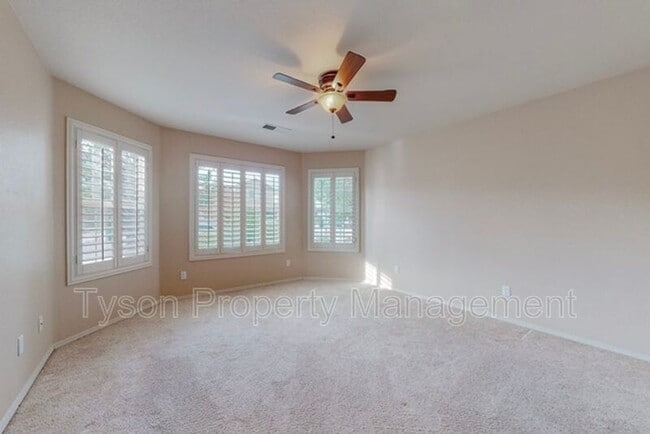Building Photo - 10420 Calle Hermosa Ct NW