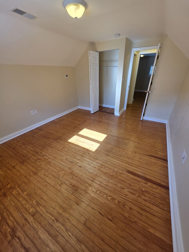 Building Photo - 1406 Montgomery Rd