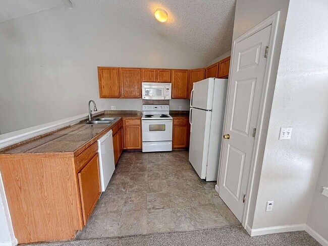 Building Photo - 1680 S Espana Way