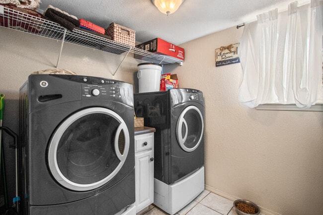 Building Photo - 12504 Sun Flare Dr