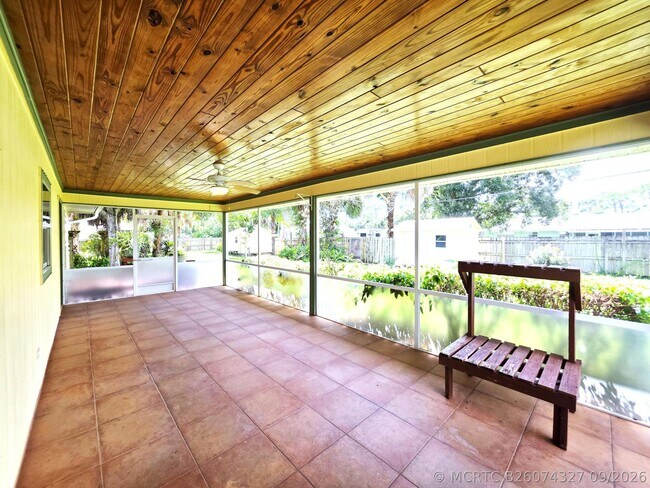 Building Photo - 6707 Coquina Ave