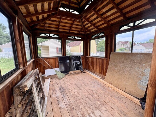 Building Photo - 2 Bedroom 2 Bathroom Home in Carlisle w/Bonus Rooms!