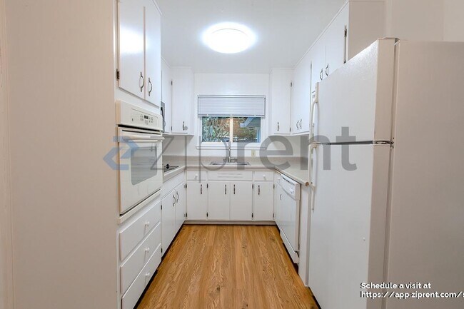 Building Photo - 3040 Blane Way