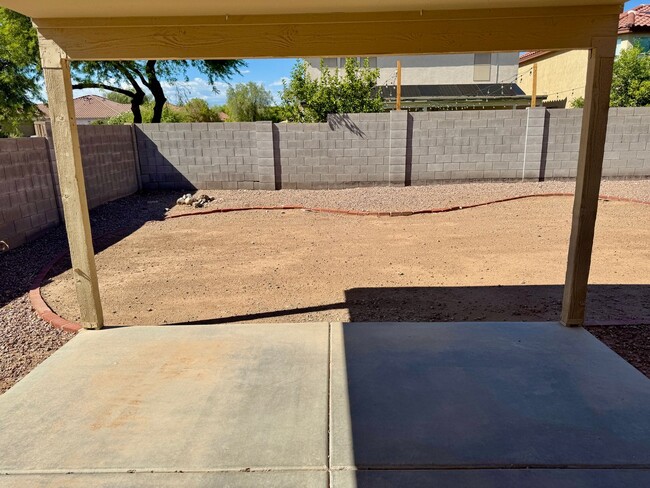 Building Photo - 3232 W Cavedale Dr