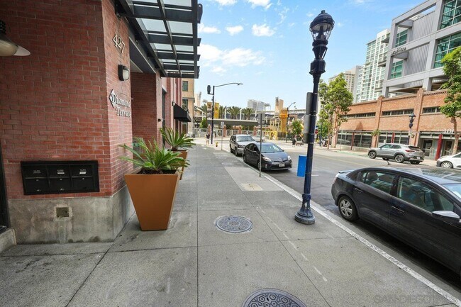 Building Photo - 427 Ninth Ave
