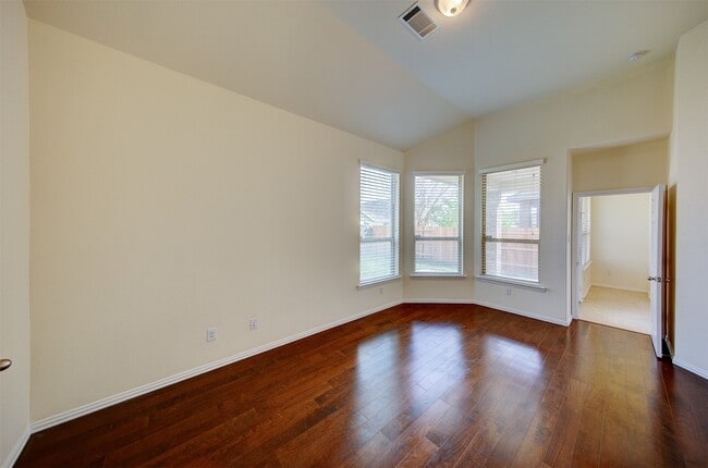 Building Photo - 606 Dunlavy Ln