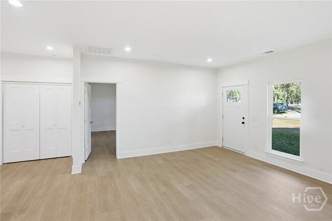 Building Photo - 309 Honey Ridge Rd