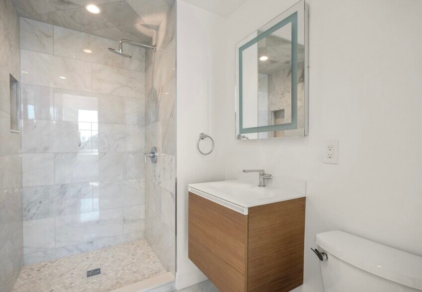 Building Photo - 537 Boylston St