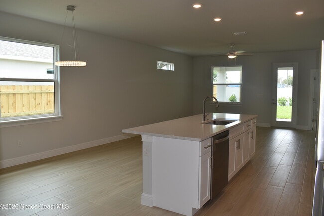 Building Photo - 406 Grove Ln