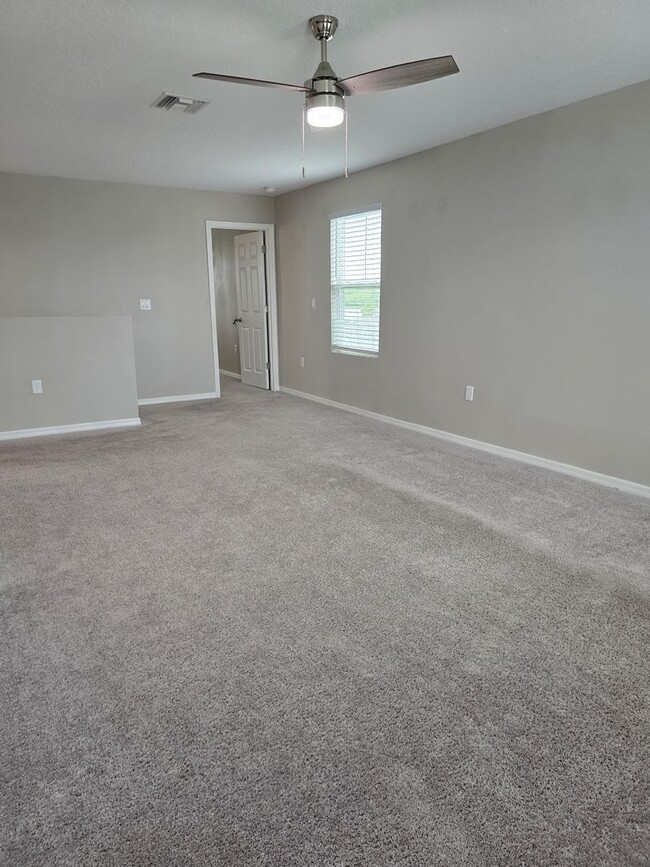 Building Photo - Lakeland 5 Bedroom 3 Bath