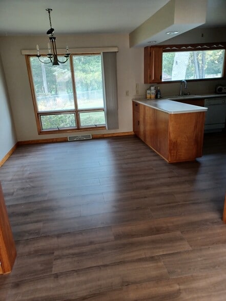 Building Photo - 79 Woodhill Rd