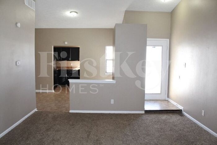 Building Photo - 5064 Parterra Ct