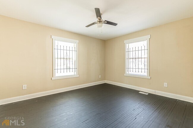 Building Photo - 1136 Wyland Dr SW