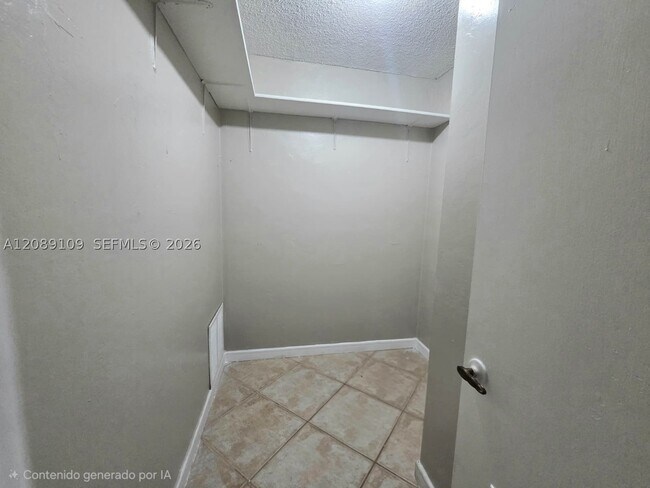 Building Photo - 870 NW 87th Ave