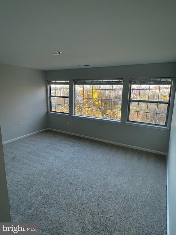 Building Photo - 8375 Montgomery Run Rd