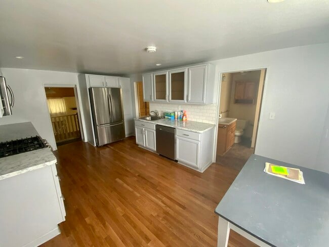 Building Photo - 43 Southbound Gratiot Ave