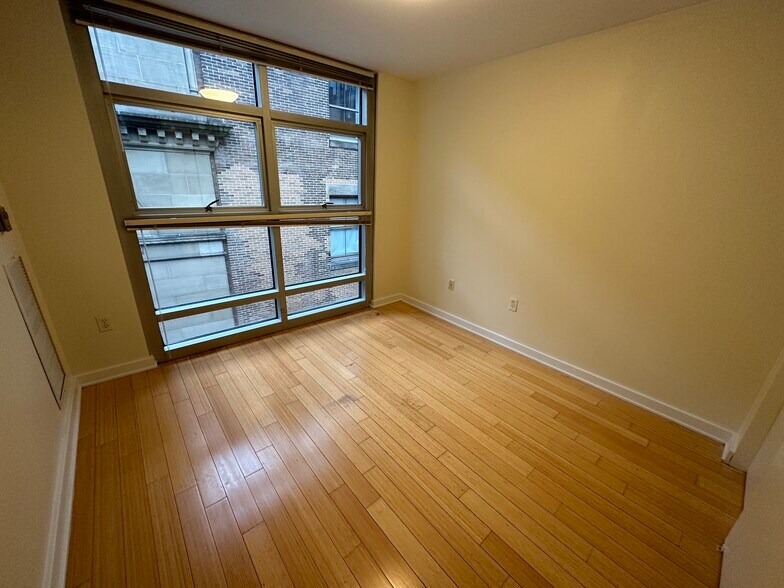 Building Photo - 5 Boylston Pl