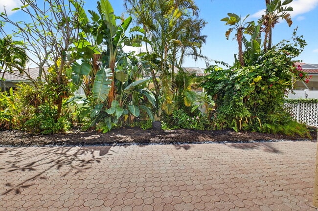 Building Photo - 7032 Vivaldi Ln