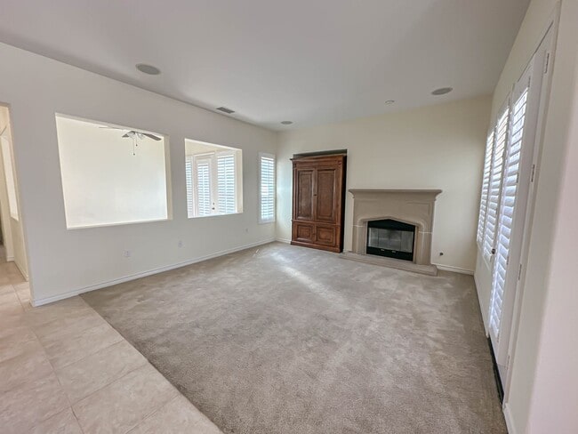 Building Photo - COMING SOON! 55+ Belcaro Community 2 Bedroom Single Story in Valencia!