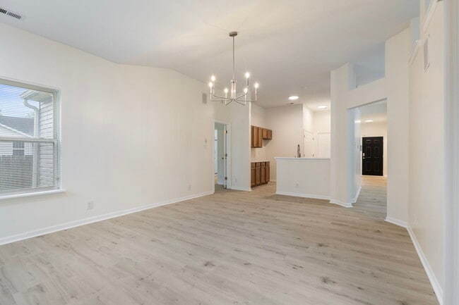 Building Photo - 3415 Waterloo Dr