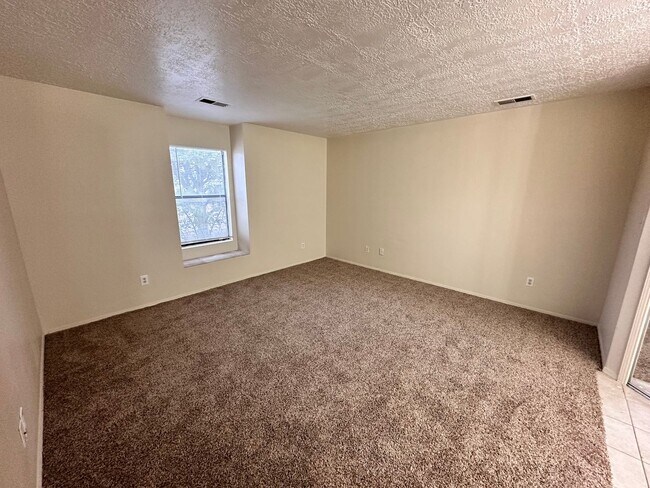 Building Photo - 3 Bedroom 2 Bathroom with 2 Car Garage