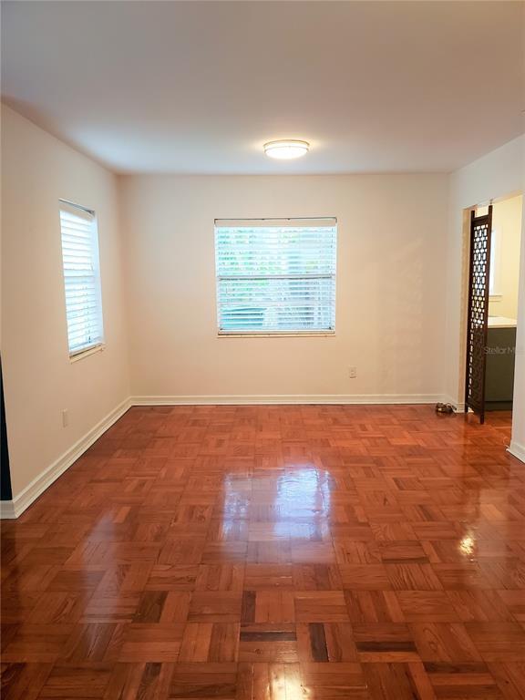 Building Photo - 707 S Lois Ave