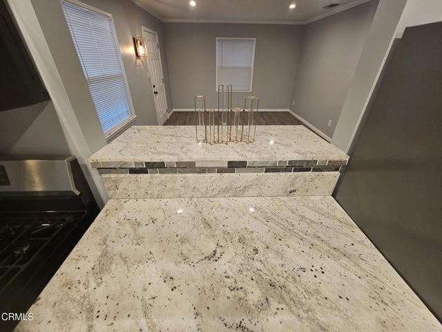 Building Photo - 530 N El Molino Ave