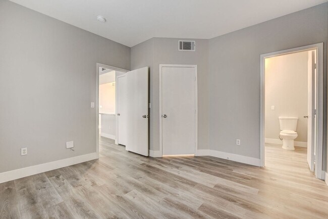 Building Photo - Upgrated upstairs 2 Bedrm 2 bath Gated Com...