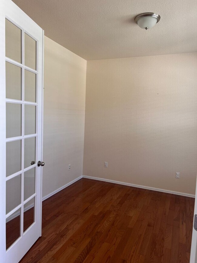 Building Photo - Beautiful Sierra Ridge 4-Bedroom, 3.5-Bath...