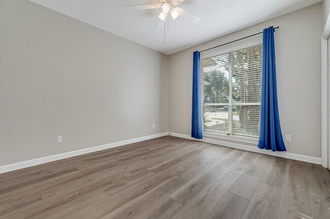 Building Photo - 114 Dana Pointe