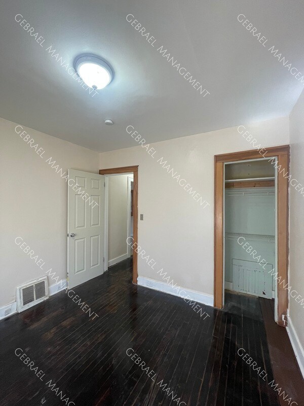 Building Photo - 718 Leland St
