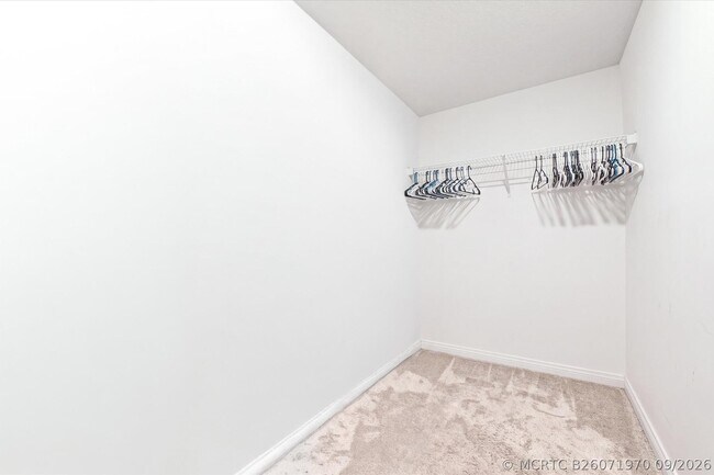 Building Photo - 6351 Sailpointe Ln
