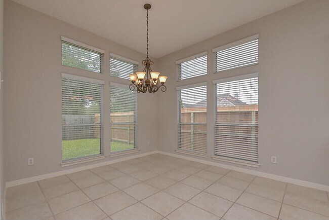 Building Photo - 2387 Marina View Way