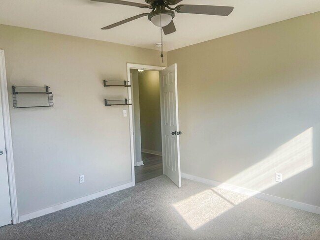 Building Photo - 3518 Redd Dr