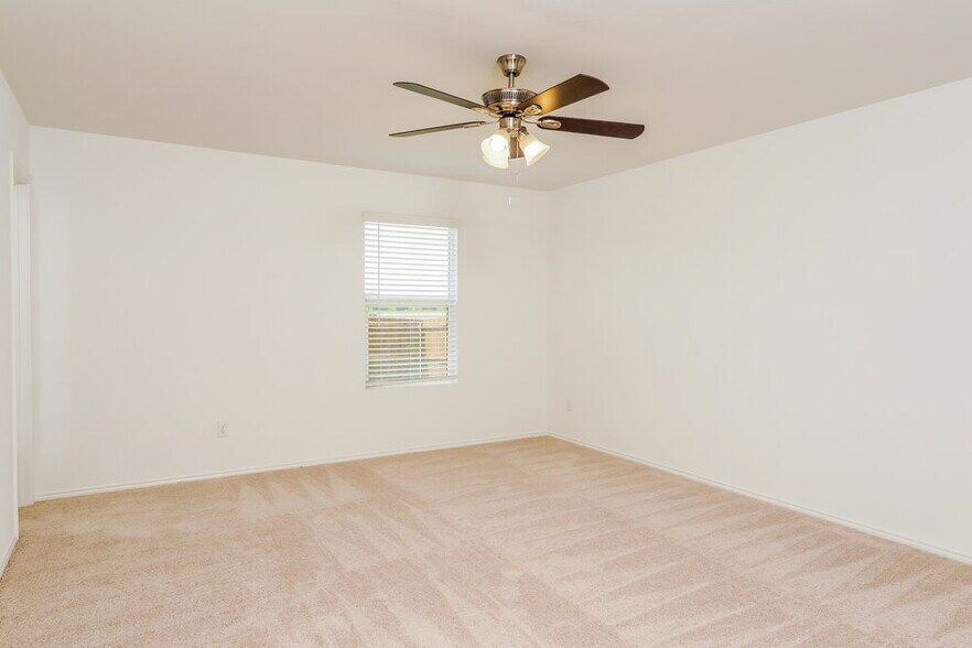 Building Photo - 5942 Wedgemere Dr