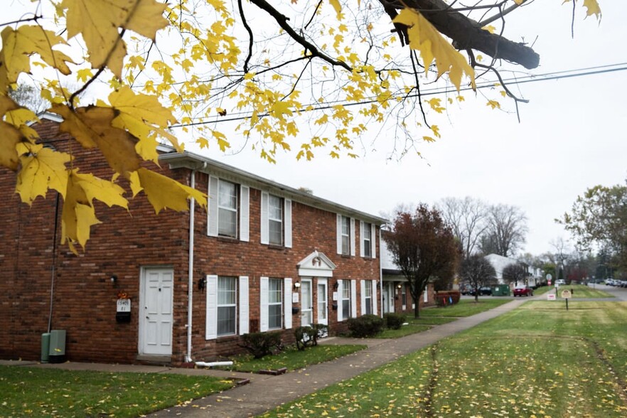 Apartment Building - Willow Creek Apartments
