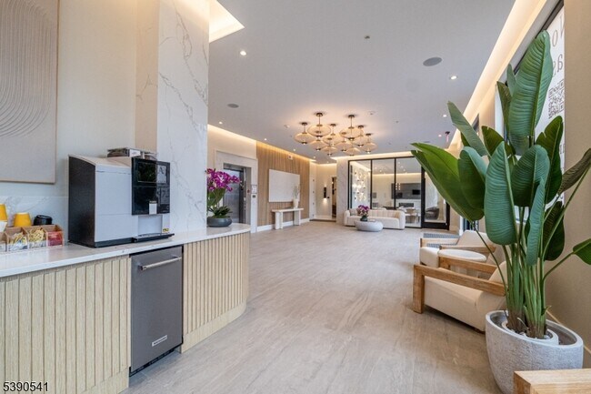 Building Photo - 1722 Springfield Ave