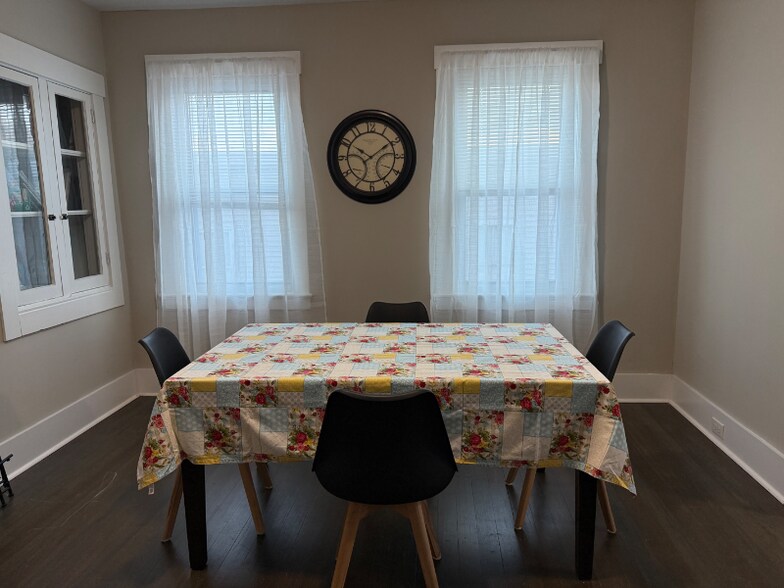 Building Photo - 41 Cliff St