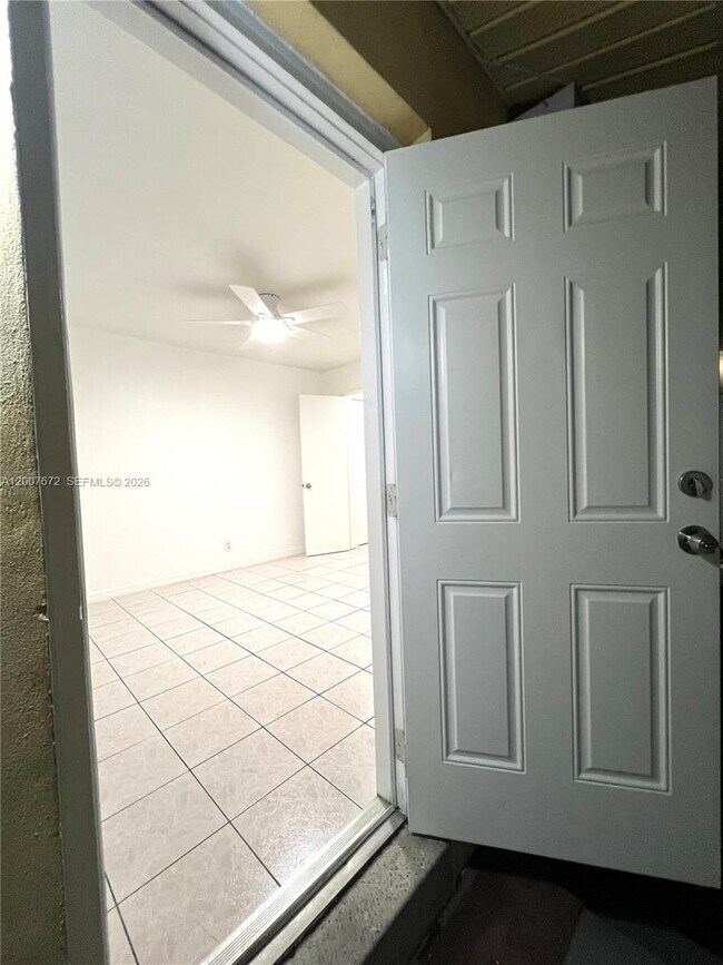 Building Photo - 1730 Washington St