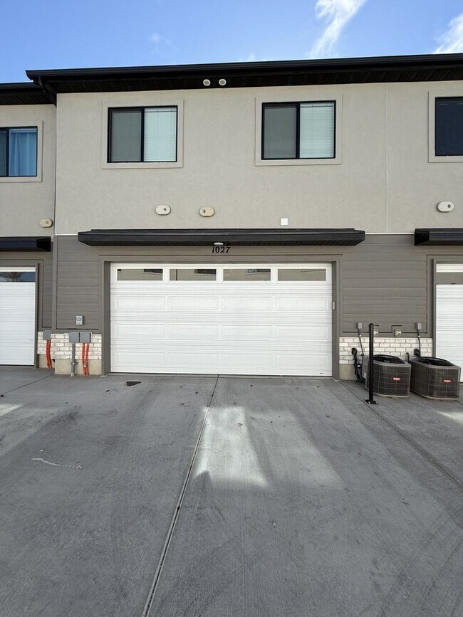 Building Photo - Beautiful Home in Spanish Fork