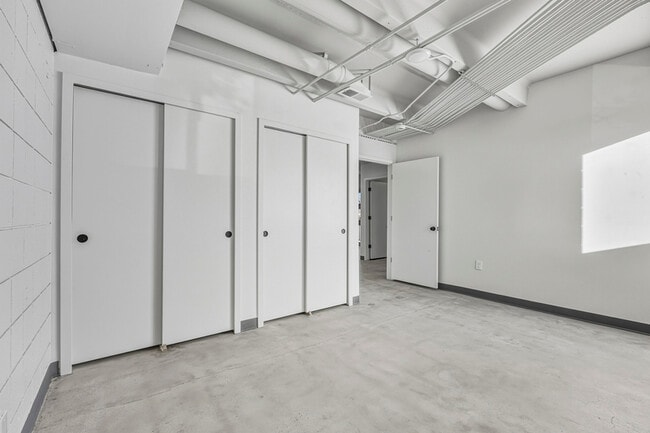 Building Photo - 415 S Weber St