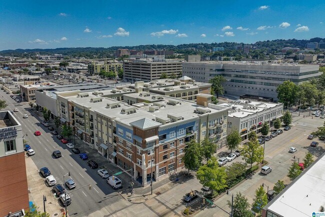 Building Photo - 2020 5th Ave S