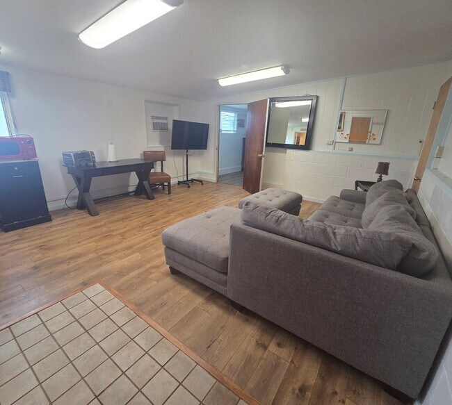 Building Photo - 75 Loha St