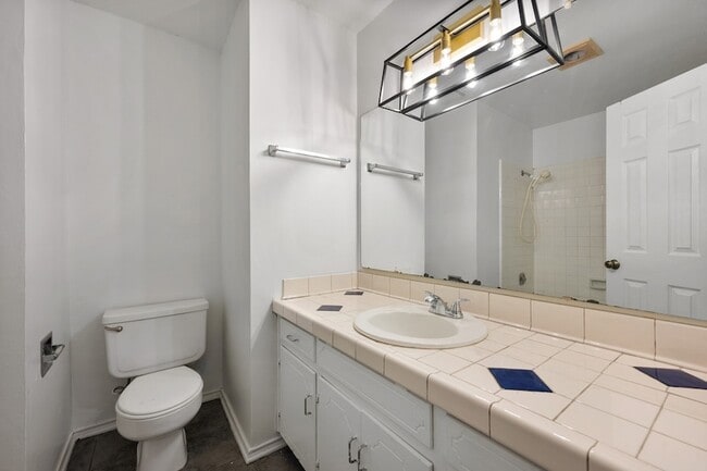 Building Photo - 6436 Ridglea Dr