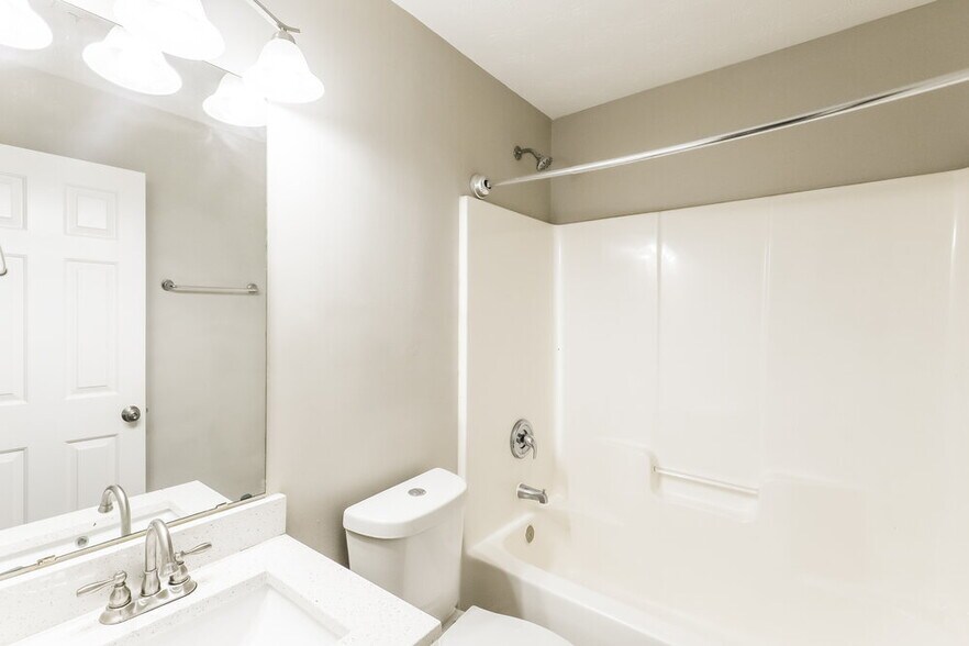 Building Photo - 729 Wood Bend Ct