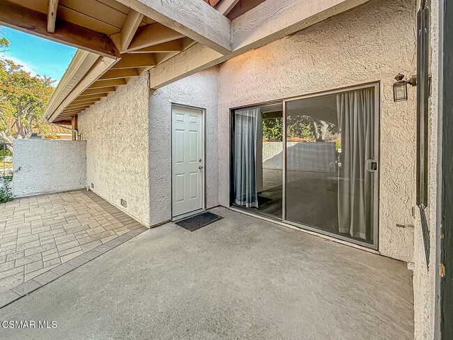 Building Photo - 655 Arroyo Oaks Dr