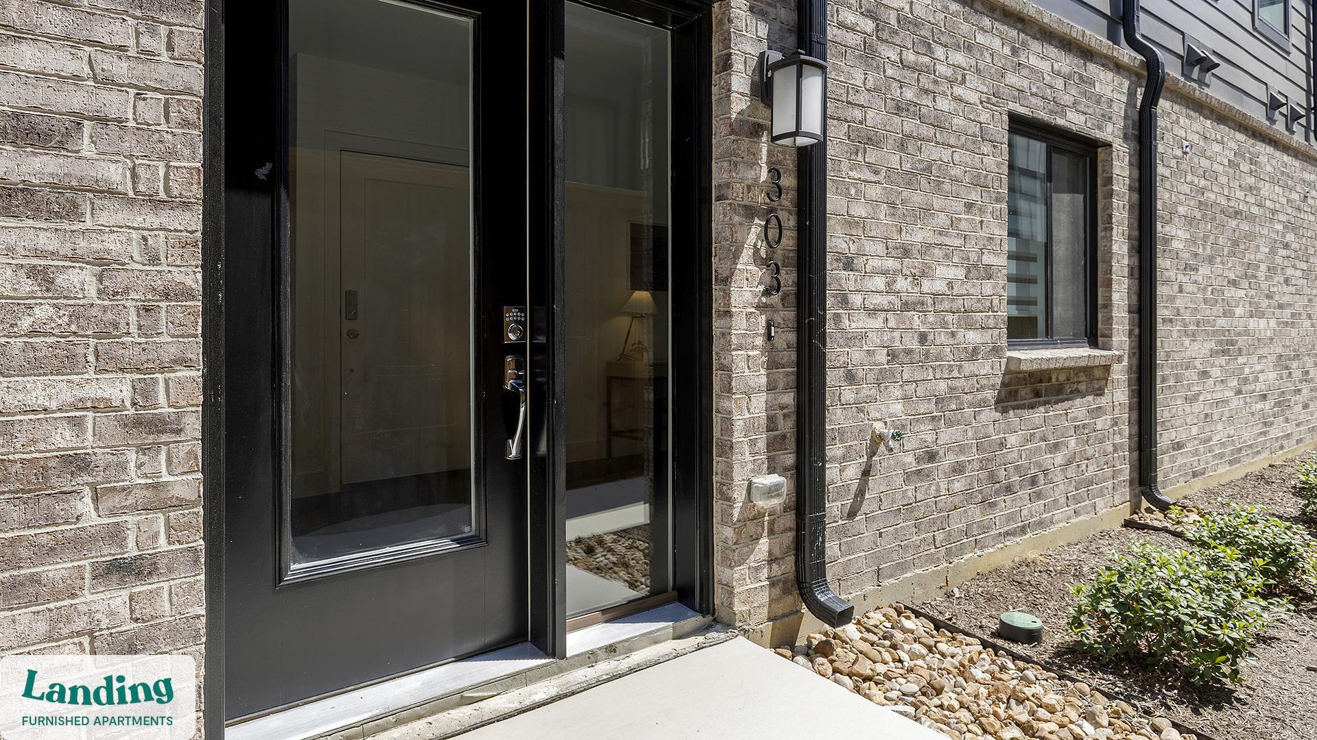 Building Photo - 2206 Arroyo Ave