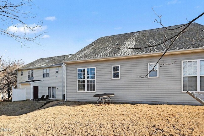 Building Photo - 221 Payton Dr