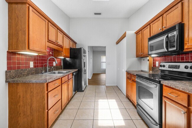 Building Photo - 4932 Boxwood Cir